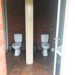 2x gewone toiletten